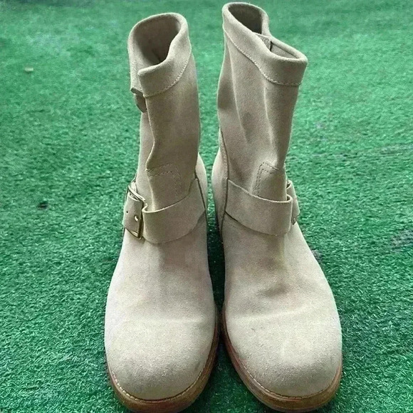 Jimmy Choo - Picture 6 of 7